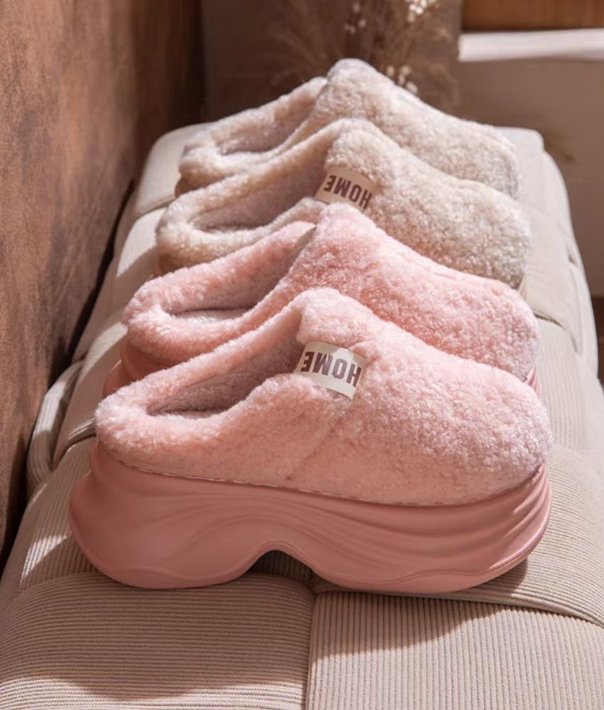 Pembe ve bej peluş platform terlikler